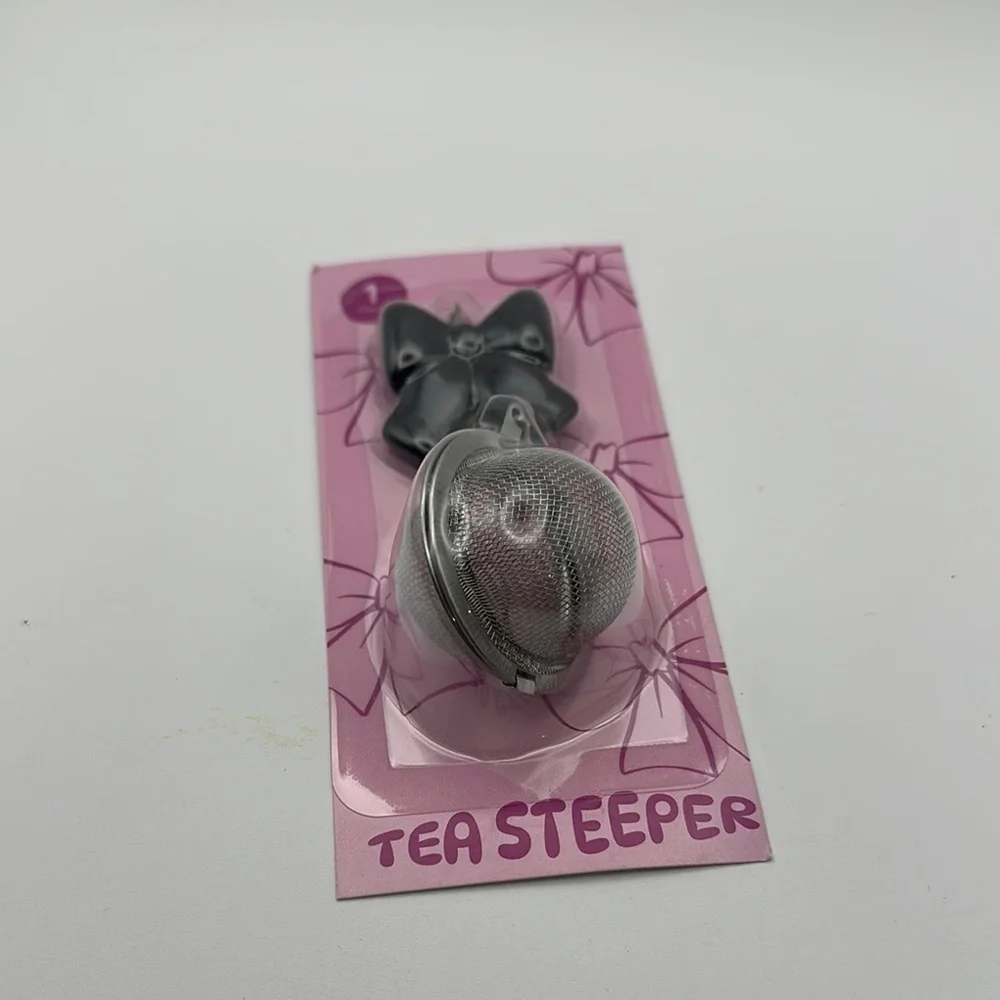 Black and Silver Bow Tea Steeper